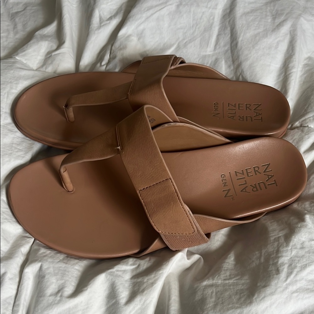 Naturalizer Tan Sandals with Comfort and Style